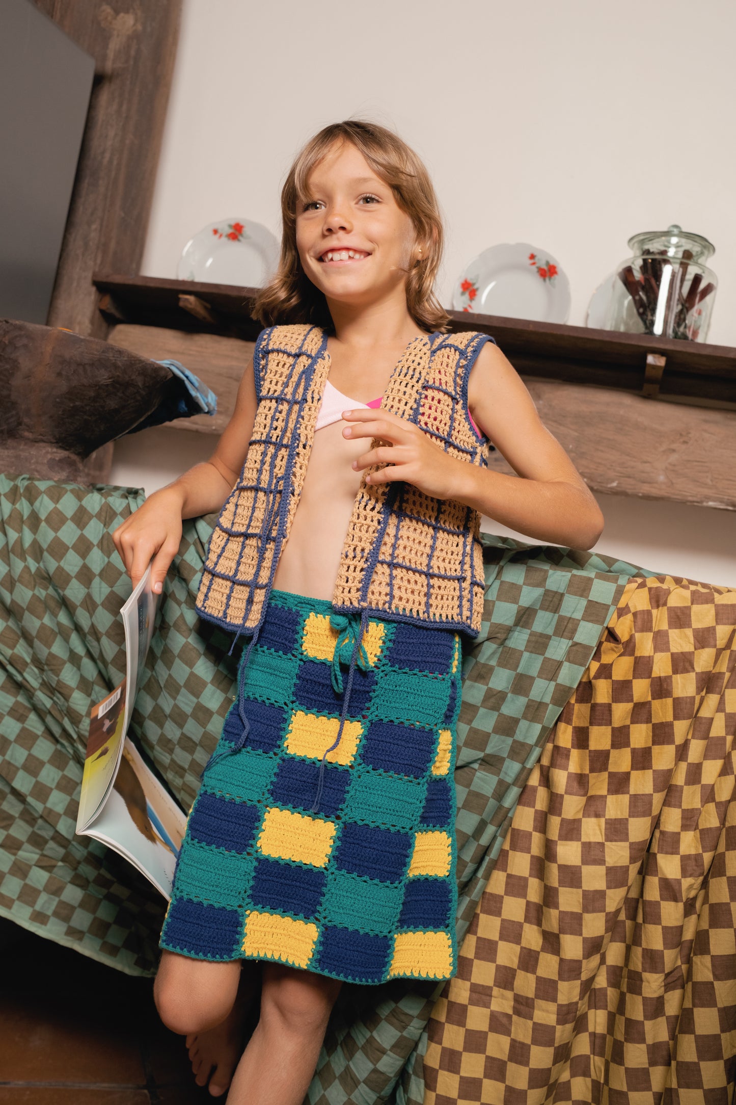 ALOHA CHECKER CROCHET VEST - BEIGE