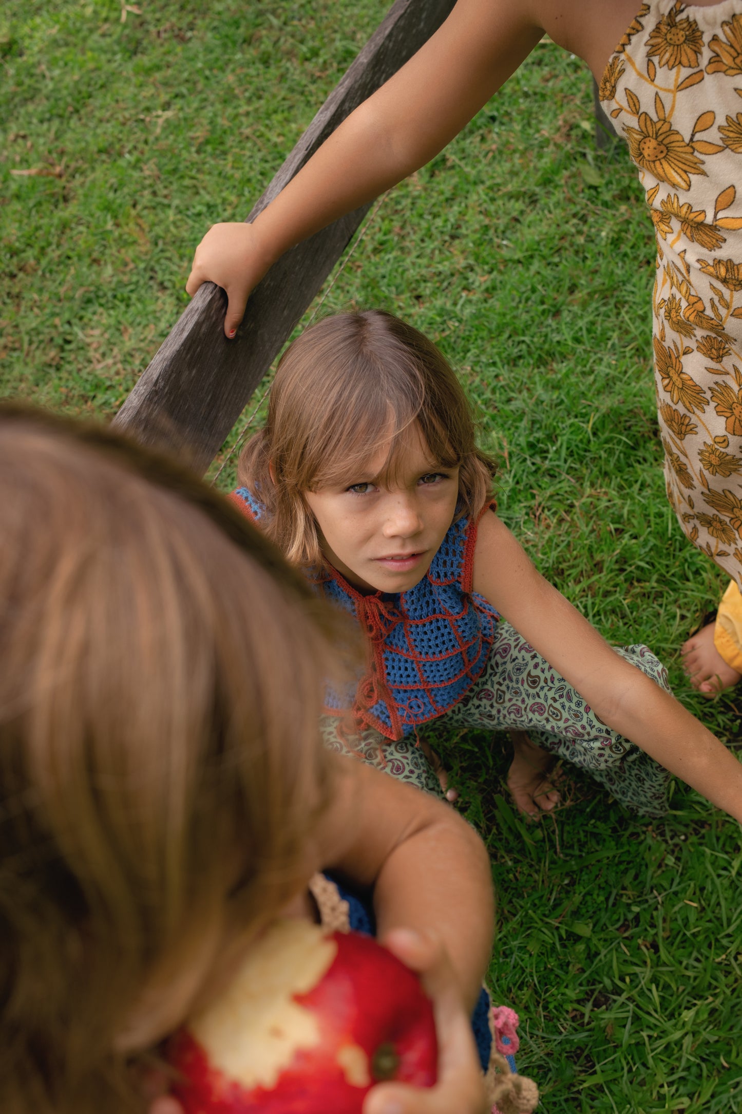 ALOHA CHECKER CROCHET VEST - BLUE