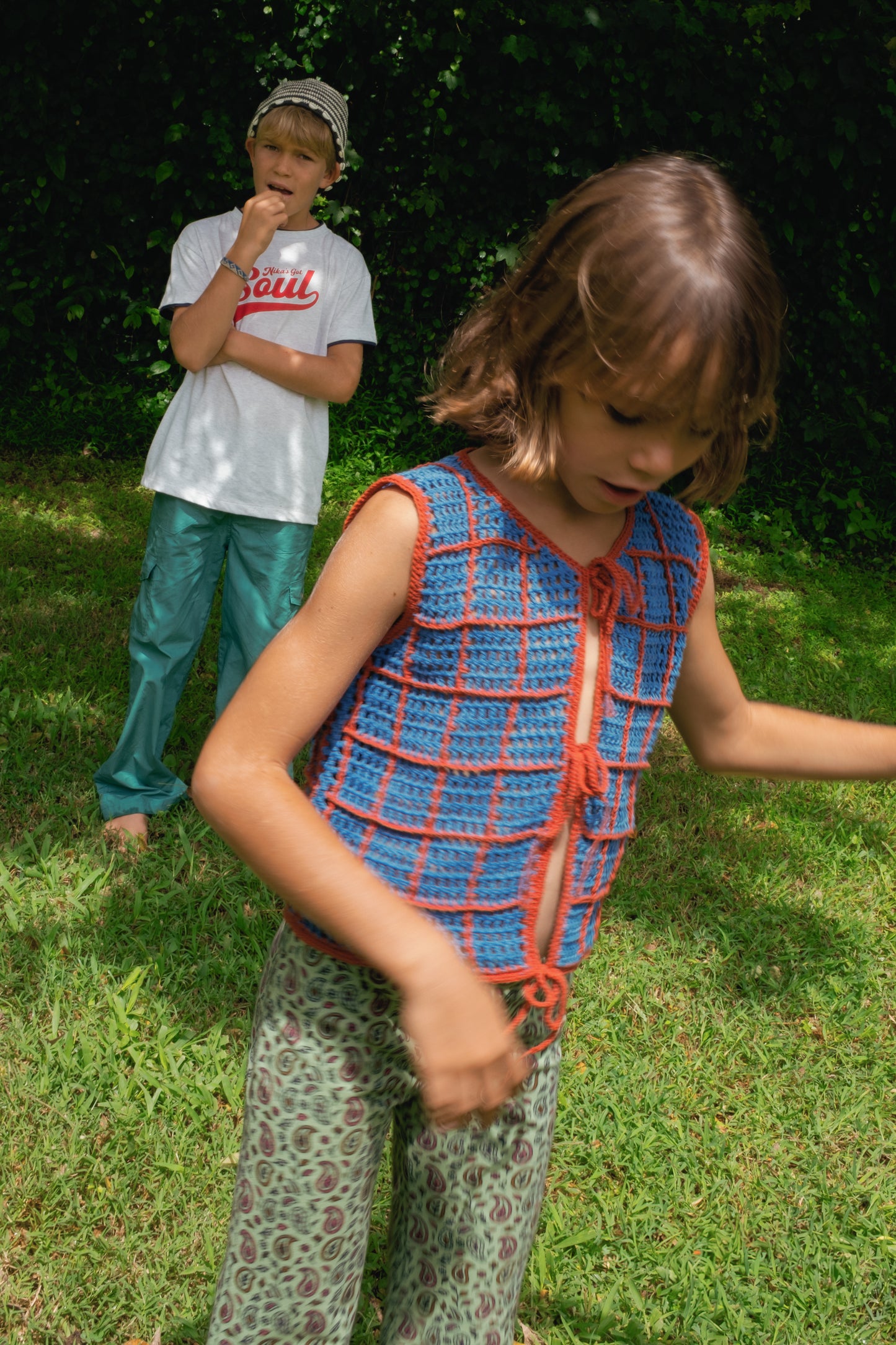 ALOHA CHECKER CROCHET VEST - BLUE