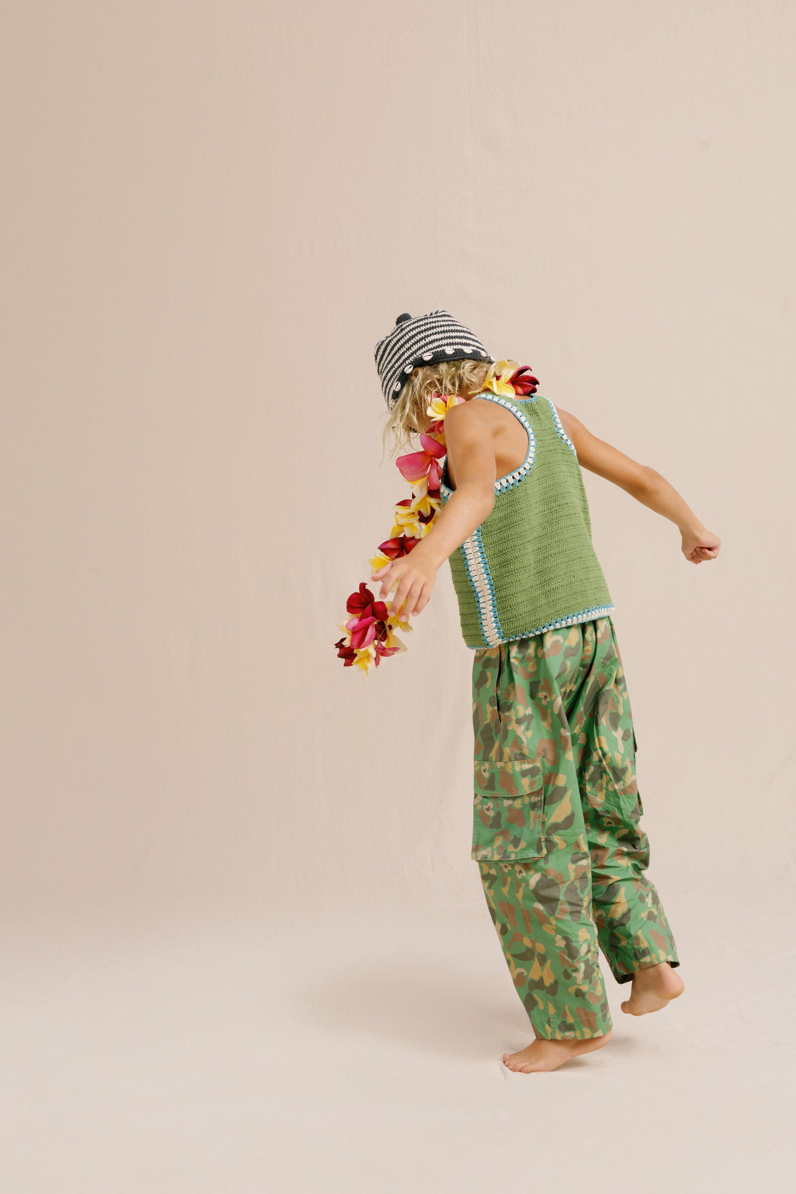 SANTI CROCHET RUNNING TOP HANDMADE - KHAKI GREEN - nikasgotsoul